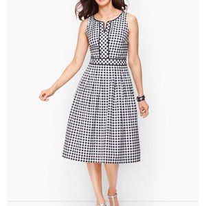 EUC Talbots Gingham Fit and Flare Navy 16